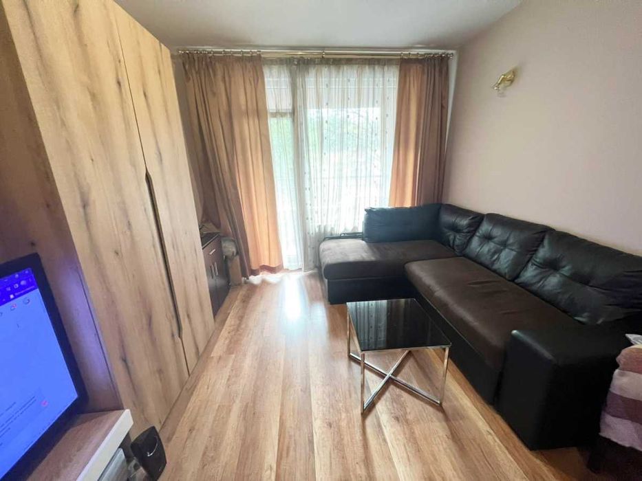 Дава се под наем Тристаен апартамент в София, Лозенец - 86 кв.м за 700 € - Снимка #2