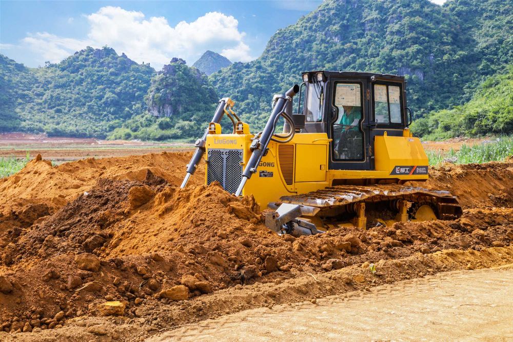 Болотный бульдозер CLG B160CL в наличии в Ташкенте