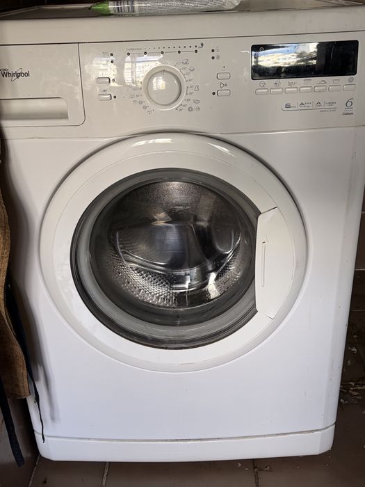 Whirlpool AWO/C 6340 с технология 6th Sense Colours