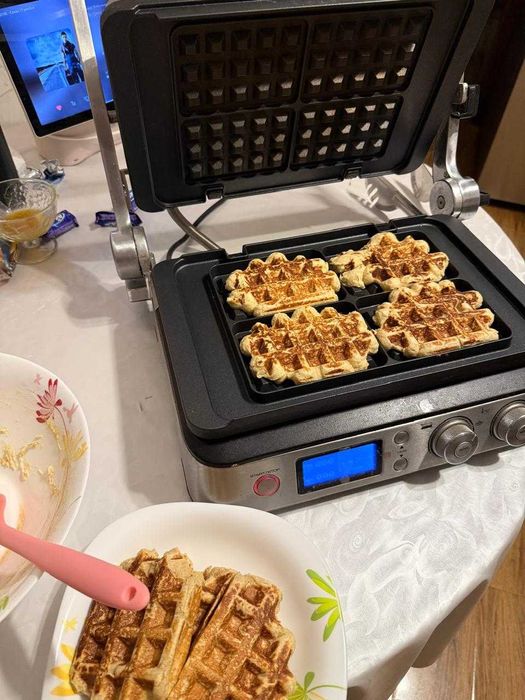 Продам гриль Delonghi-1030