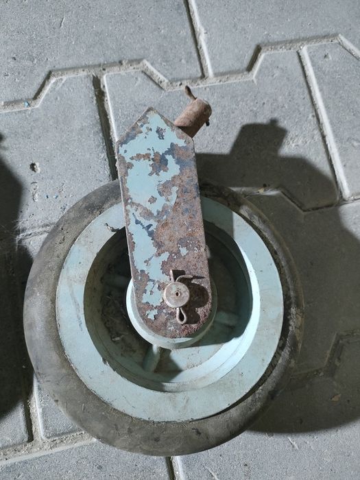 Продам колеса на тележку