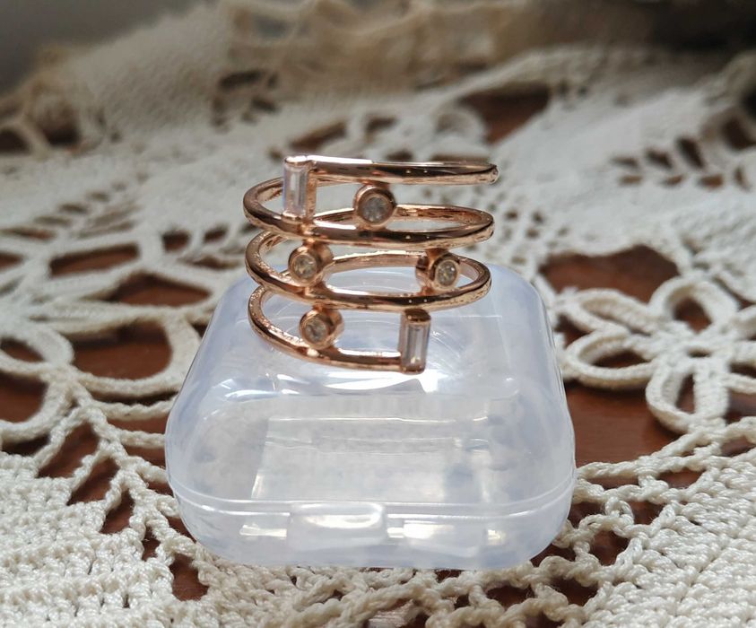 Пръстен с цирконий