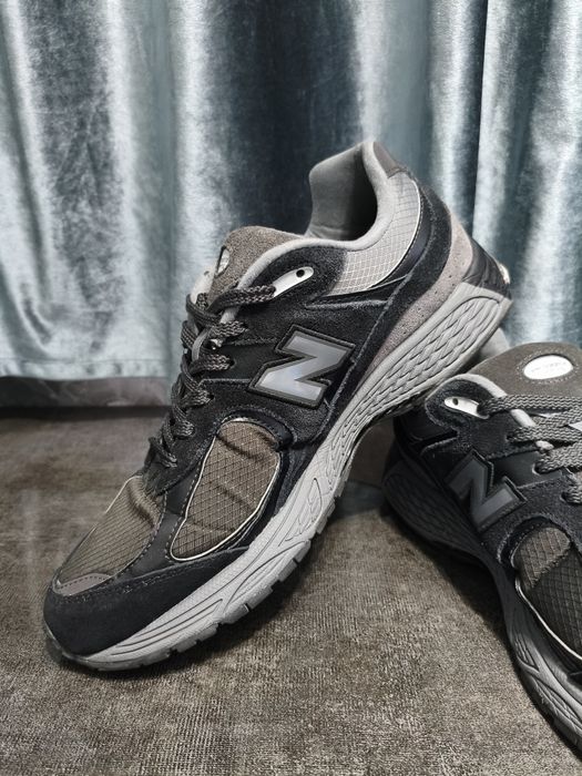 Оригинальные кроссовки New Balance 2002R