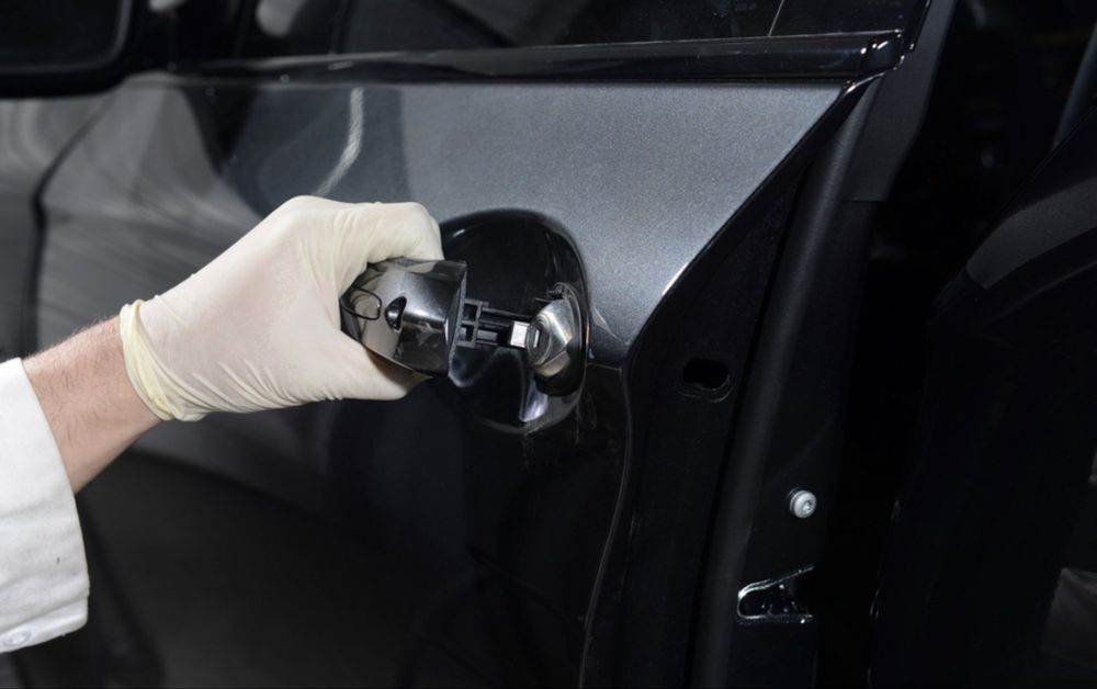 ДОВОДЧИКИ ДВЕРЕЙ ДЛЯ BMW i5  Bmw eshi plisoska ozink i5