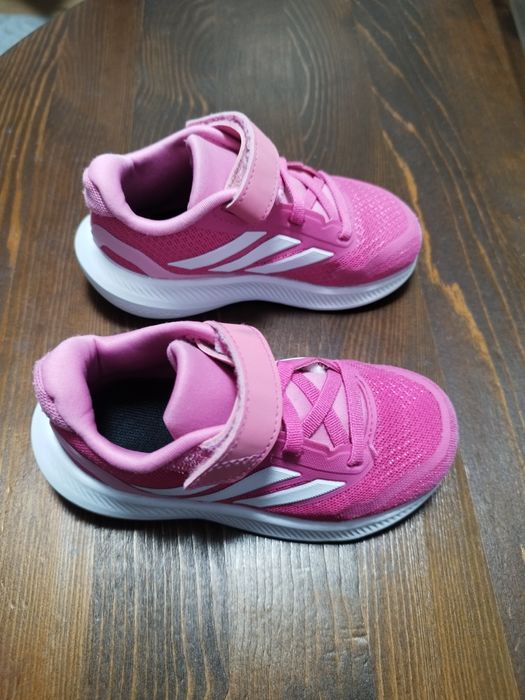 Маратонки за момиче