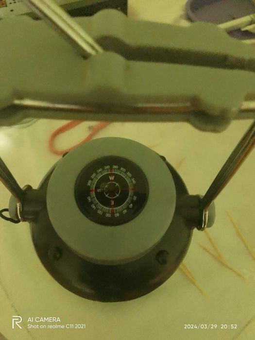 Лампа с компас за къмпинг