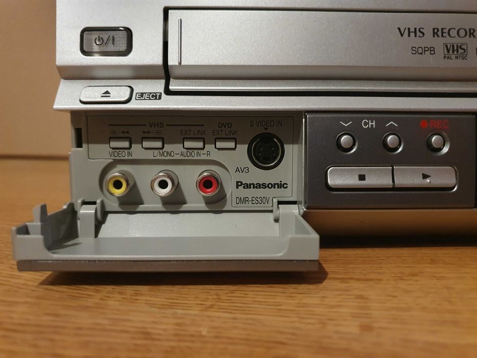 Panasonic DMR-ES30V VHS-DVD recorder