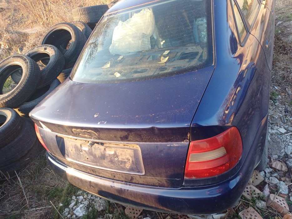 Ауди А4 1.8 На части