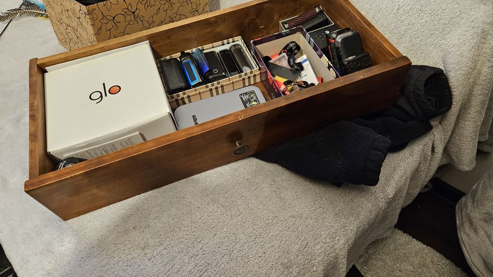 Vand birou din lemn masiv