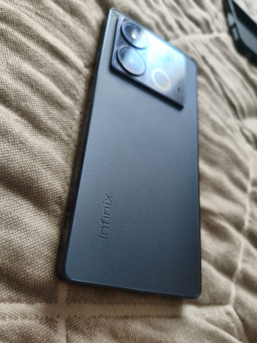 Продаю Infinix not 40