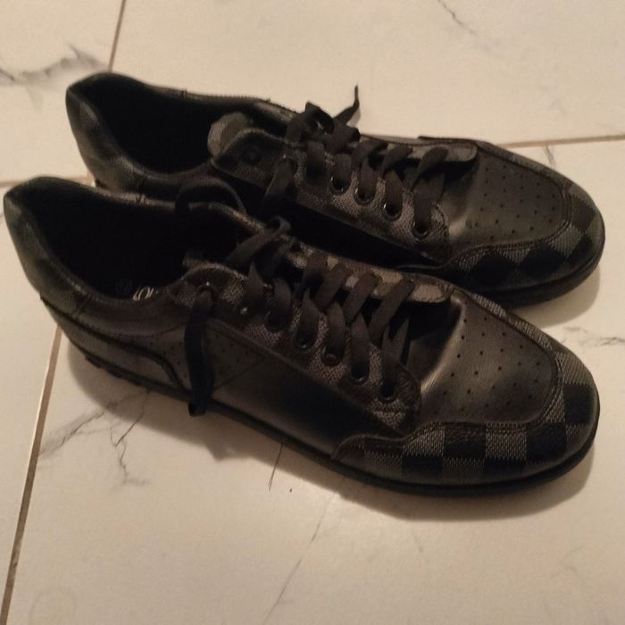 Кросовки абсолютно новый 43размер