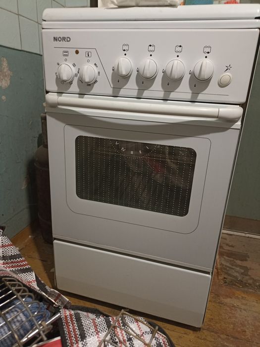 Продаю газовую плиту б/у