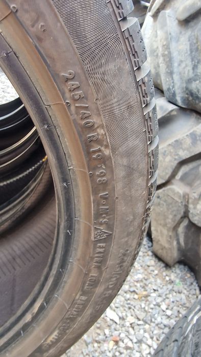 Anvelope 245/40R19 marca Continental, M +S,DOT 2019,8  mm