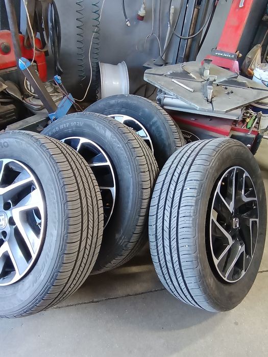 225/65/17 102V Kumho