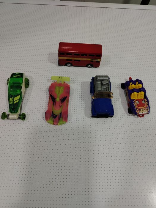 Детские модельные машинки