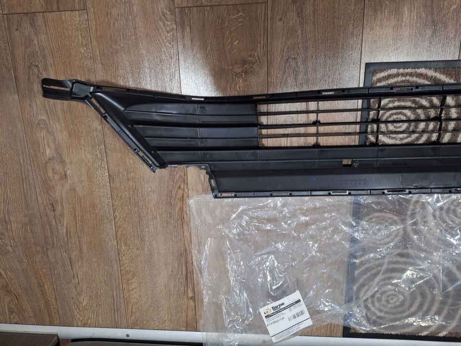 TOYOTA RAV4  предна решетка 16-19 г