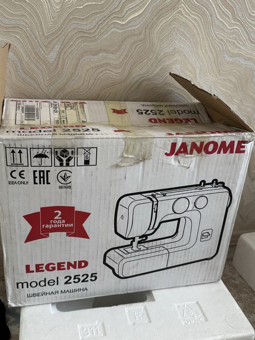 Швейная машина Janome 2525
