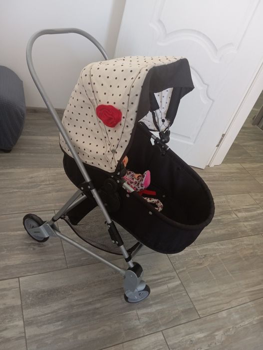 Количка за кукли като истинска