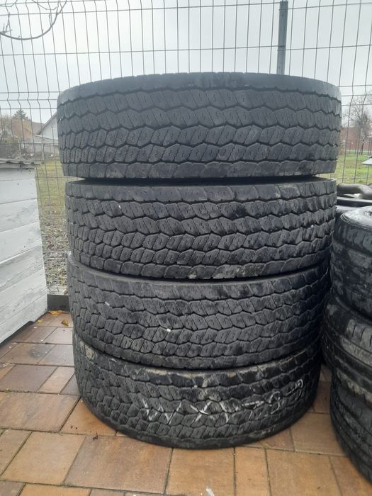 Vând  cauciucuri de camion