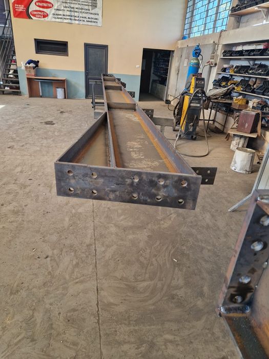 Vand structuri metalice la oferta