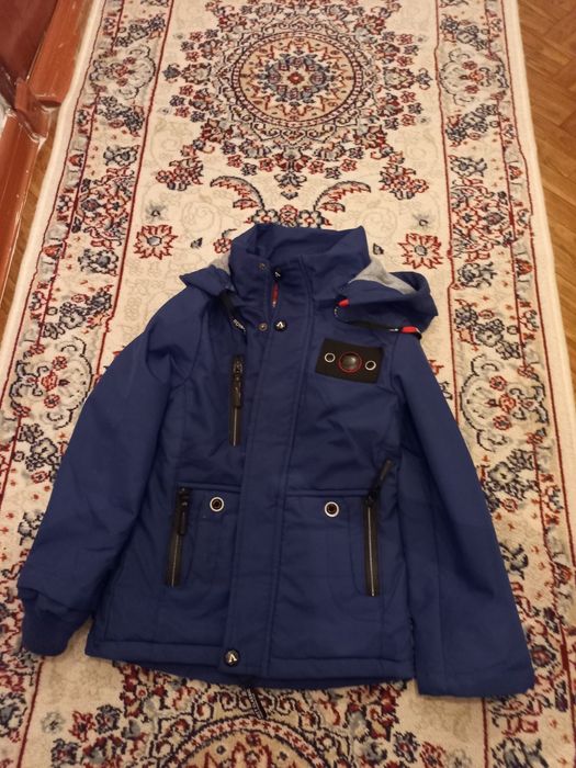 Продам куртку для мальчика