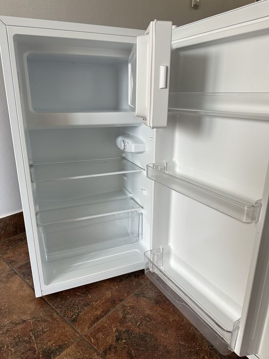 Frigider Vortex, Capacitate 80 L, Inaltime 85 cm, Clasa E, Decongelare automată