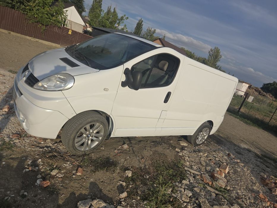 Renault Trafic 2.0 cu 3 locuri anul 2009 115 cp