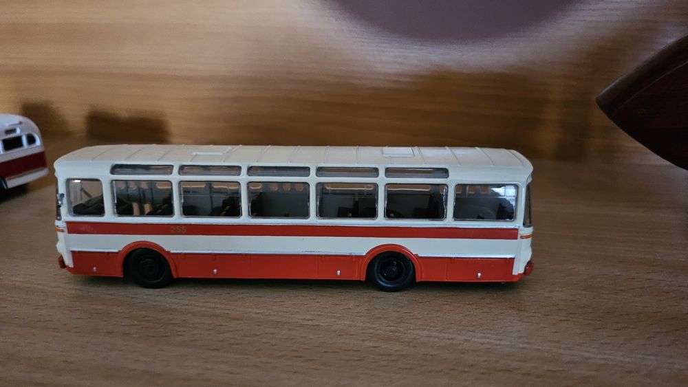 Ретро метални рейсчета