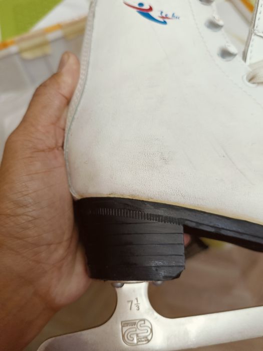 Продам коньки...