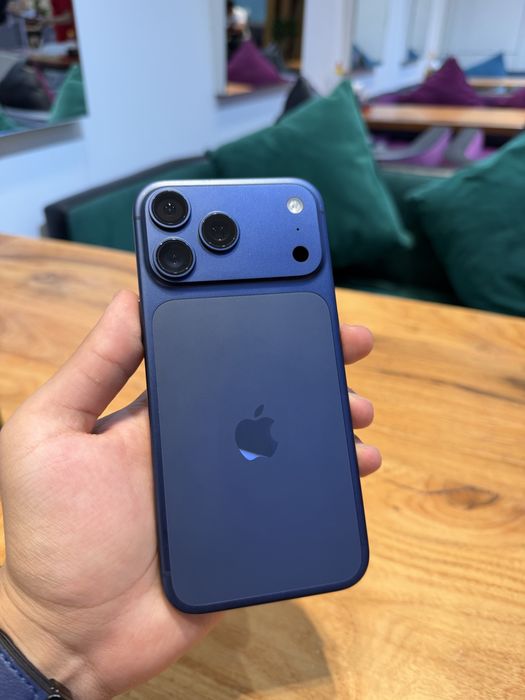 Iphone 17 pro max 256gb blue
