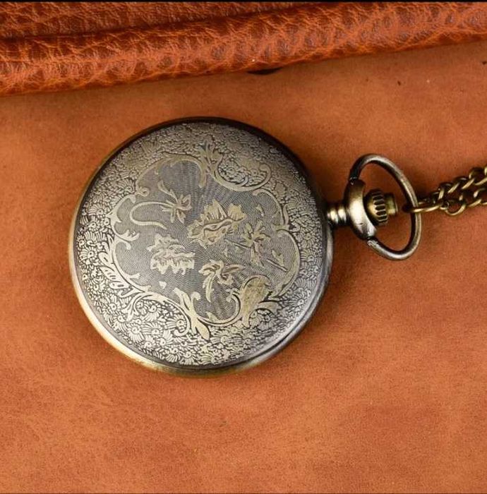 Кварцевые карманные часы