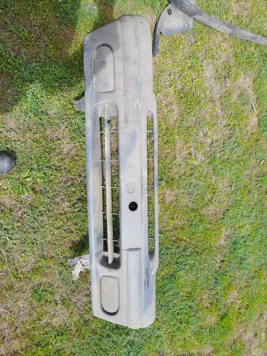 Предна броня renault megane scenic