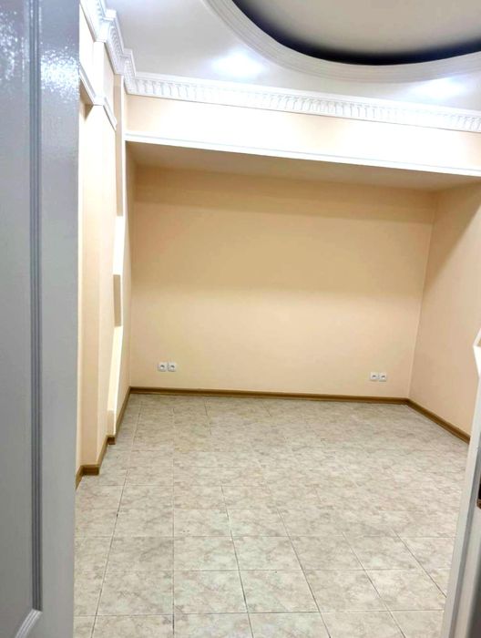 Срочно аренда 50 м2 Центр ЦУМ Ц7 м Космонавтов Айбек 1 этаж 1 линия.