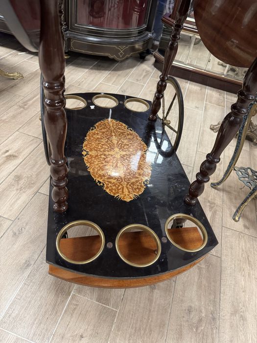 Gheridon pliabil cu intarsii si elemente alama