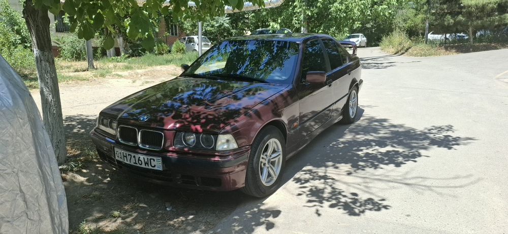 Продам машину BMW