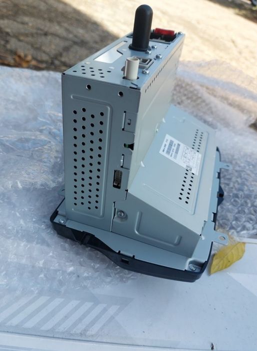 Автомагнитола на Lada vesta.