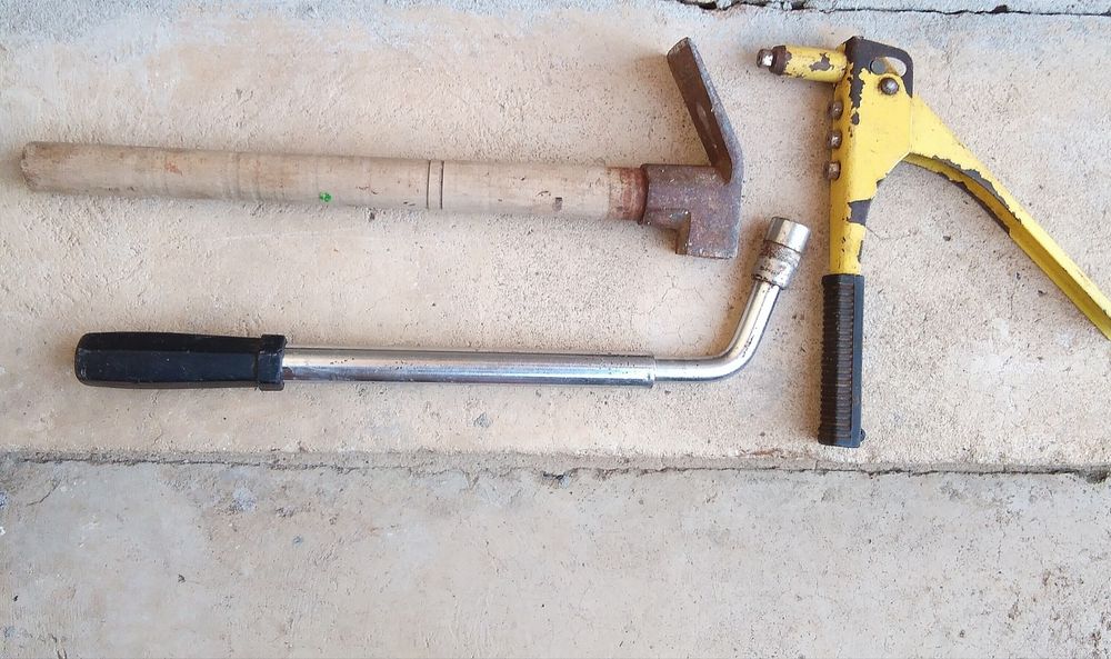 Power Puller, Англия и други инструменти