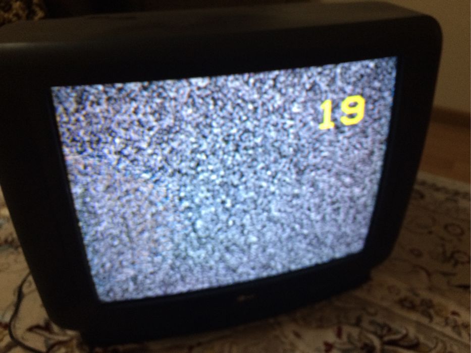 Продаю б/у телевизор LG