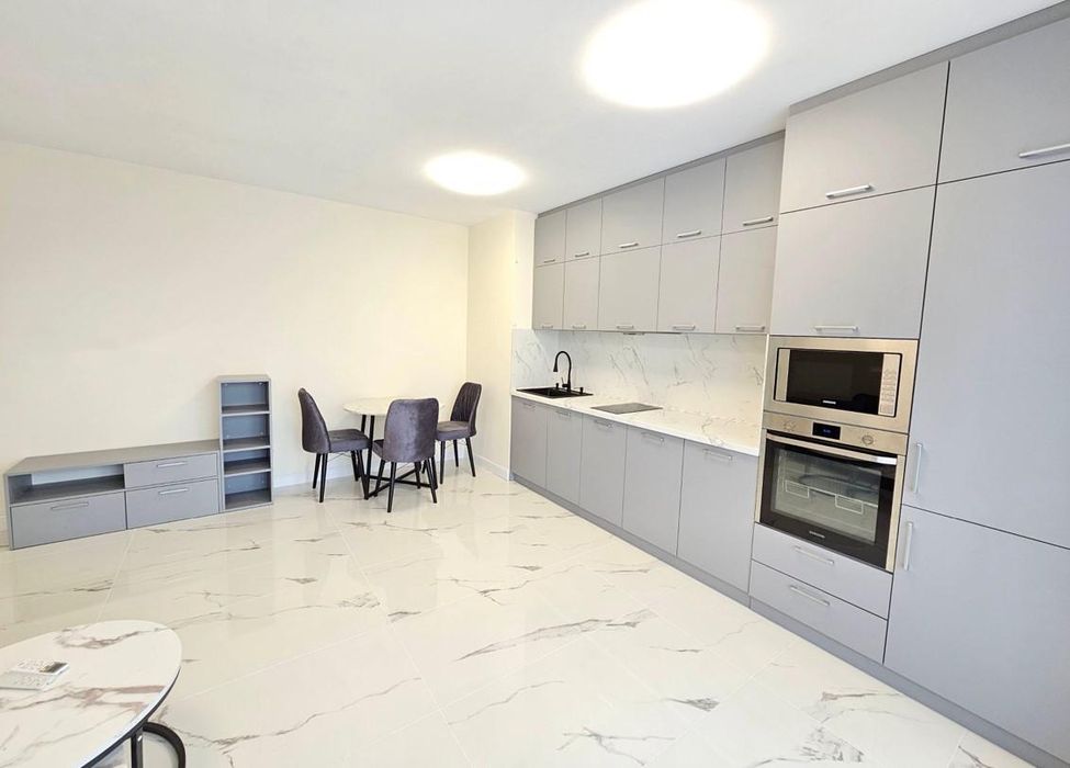 Дава се под наем Двустаен апартамент в София, Света Троица - 74 кв.м за 650 € - Снимка #1