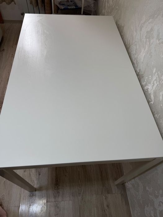 Стол и стулья IKEA