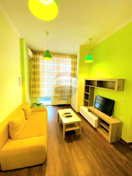 Дава се под наем Двустаен апартамент в Варна, Цветен квартал - 62 кв.м за 459 € - Снимка #1