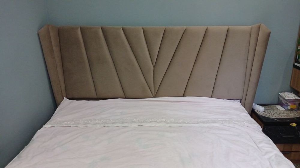 Sifatli kravat artapeditiski matras