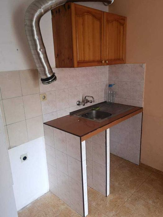 Дава се под наем Двустаен апартамент в Бургас, Възраждане - 72 кв.м за 102 € - Снимка #1