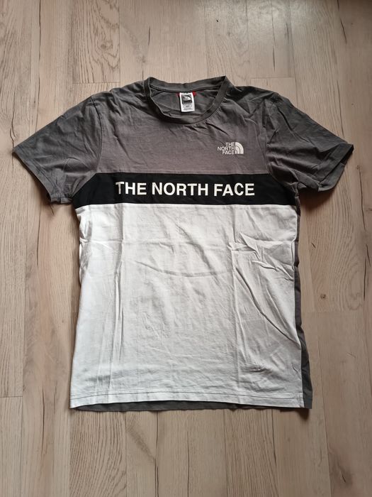 Tricou The North Face.