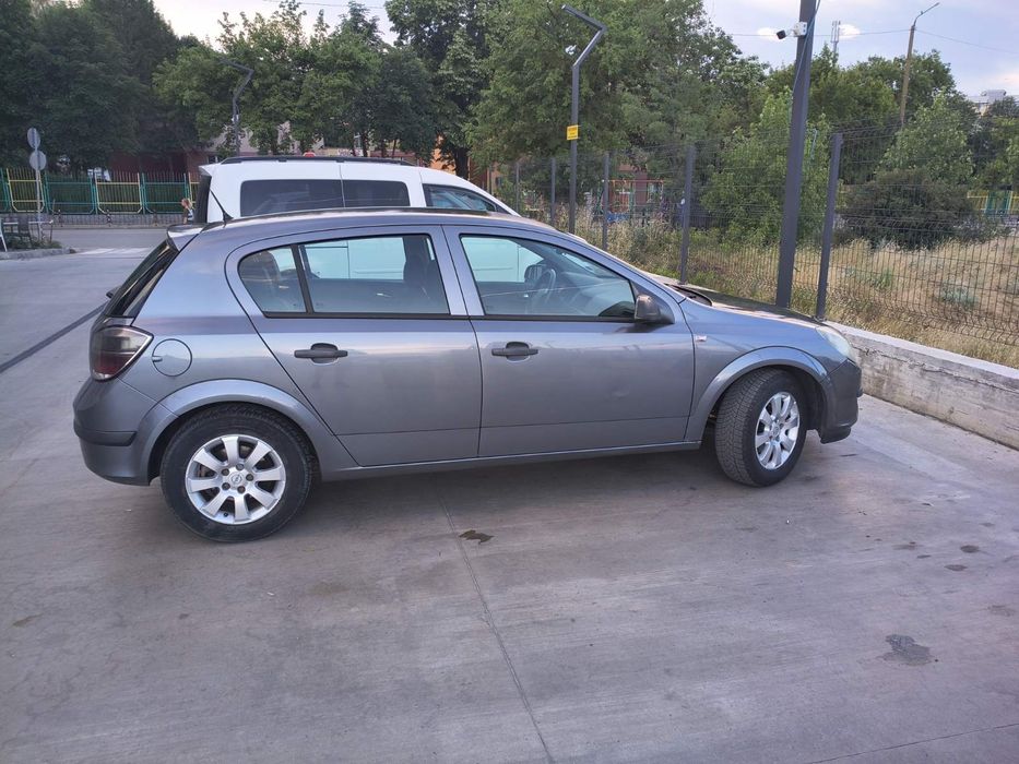 Opel Astra H 1.7  Дизел