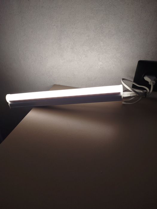 Продам линейный светильник LED, T5