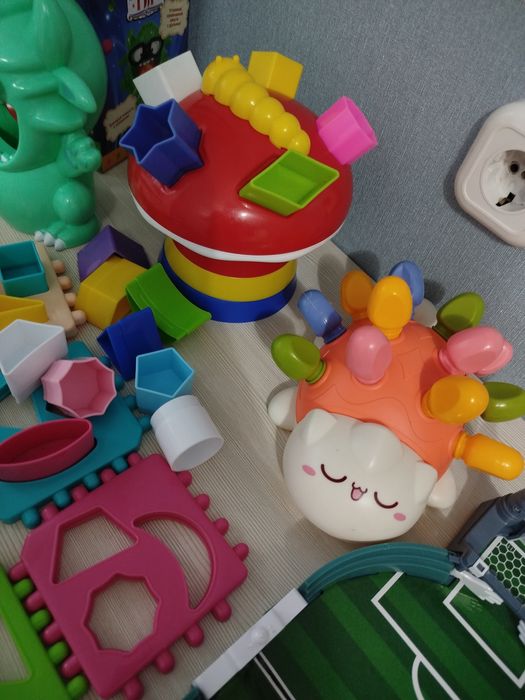 Продам игрушки . Развивающие для детей.