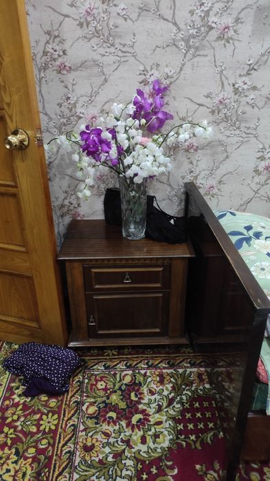 Дубовый трюмо продаётся