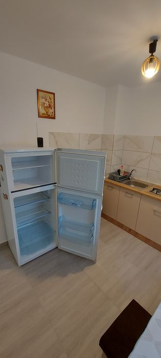 Inchiriez ap.1 camera garsoniera f.mare termen lung