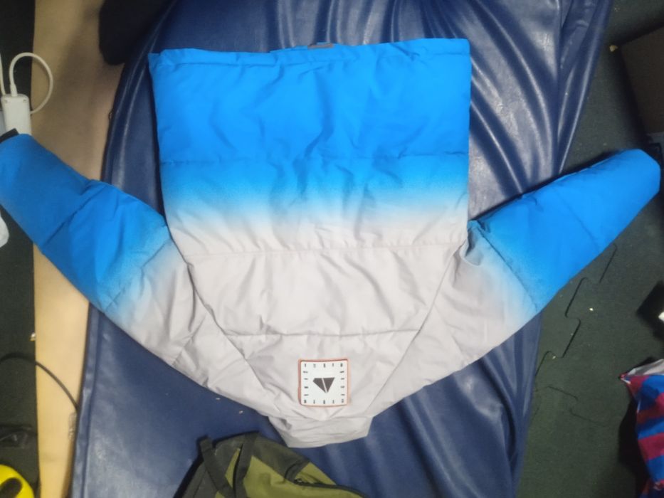 Зимние куртка  новая